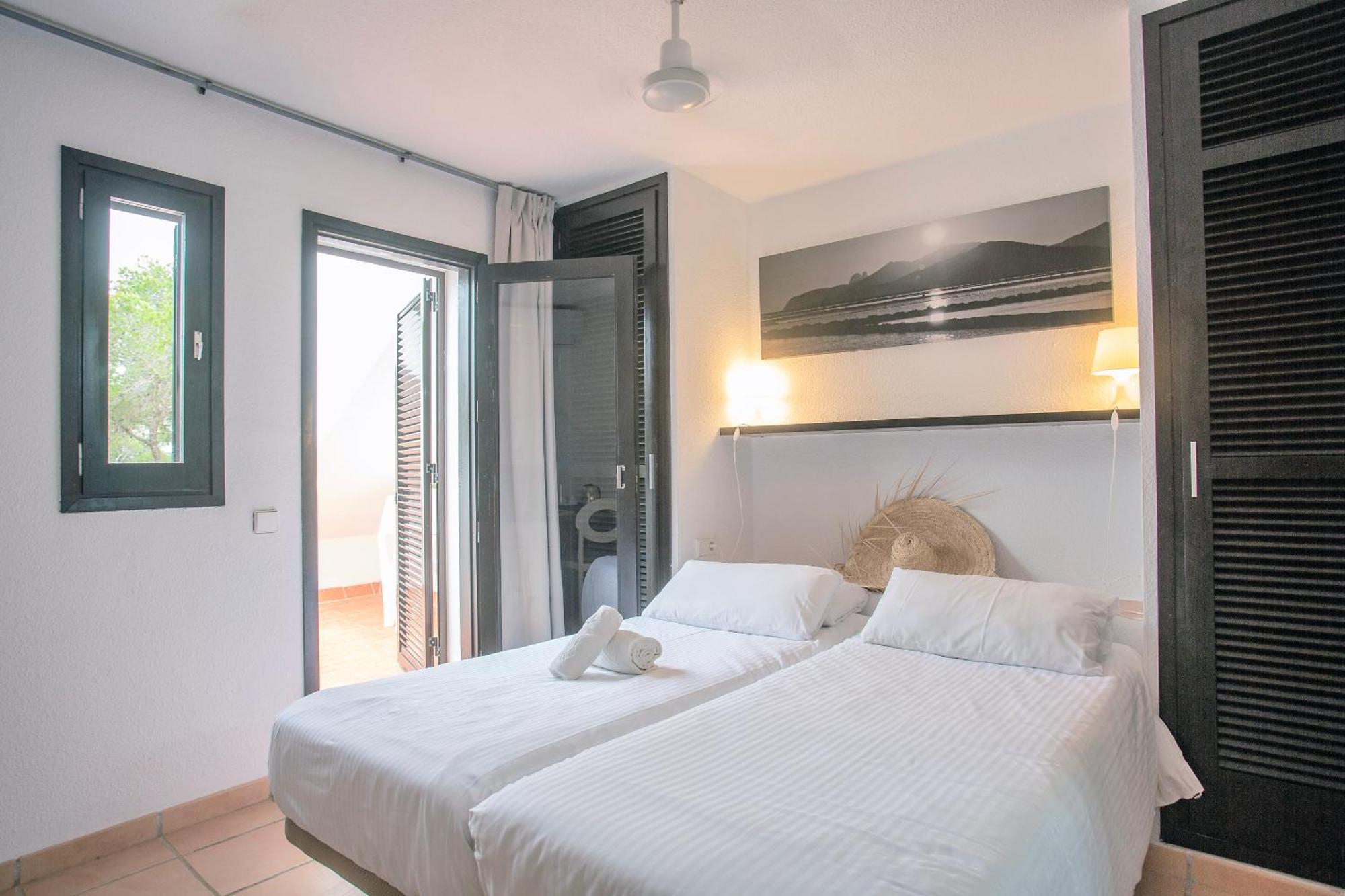 Hotel Club Cala Azul Cala Llena Habitación foto