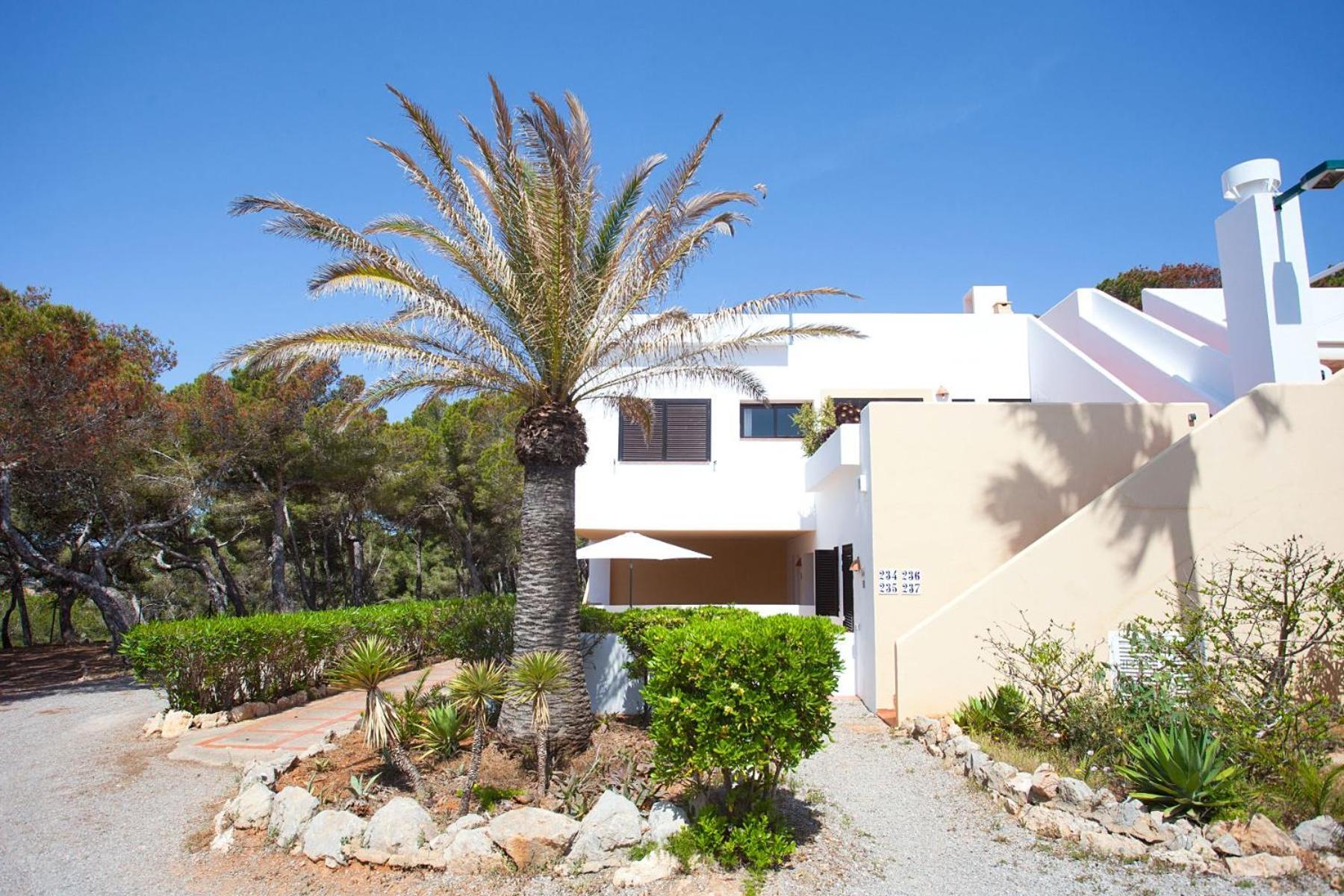 Hotel Club Cala Azul Cala Llena Exterior foto